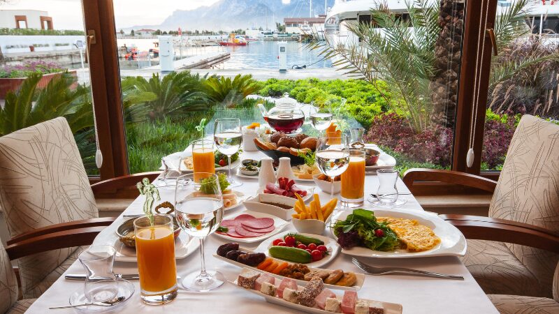 朝食の風景